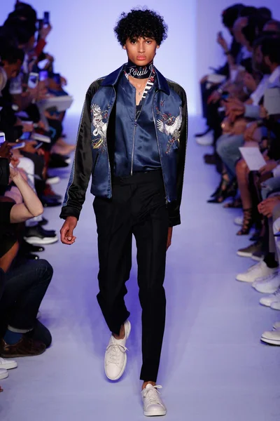 Look 7